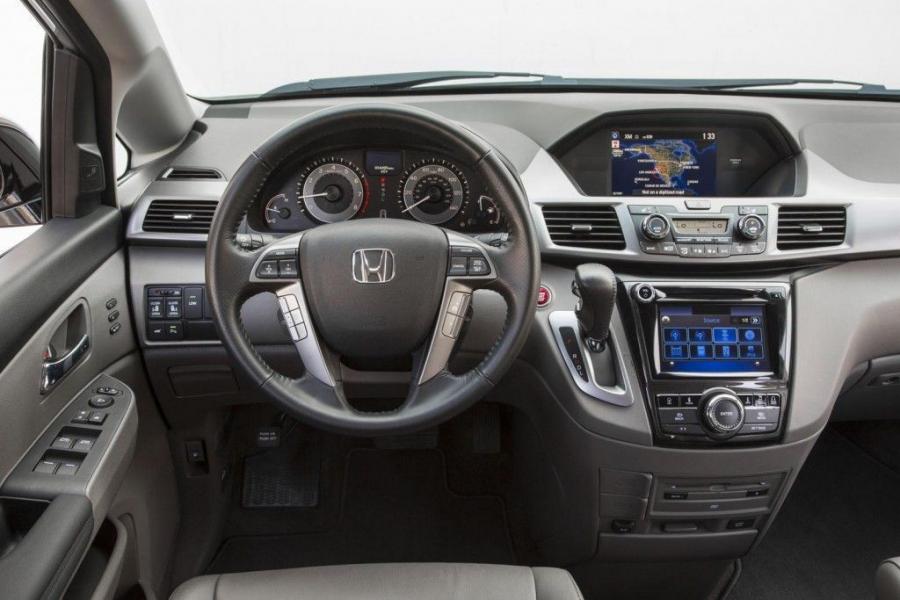  Honda Odyssey Special Edition 2016 года  (фото 3 из 14)